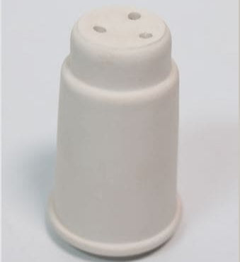 Salero personalizable de cerámica de 8x5 cm, hecho a mano, en acabado color marfil.